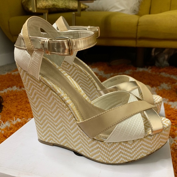 Gold & Creme Open Toe Wedges - Picture 1 of 3